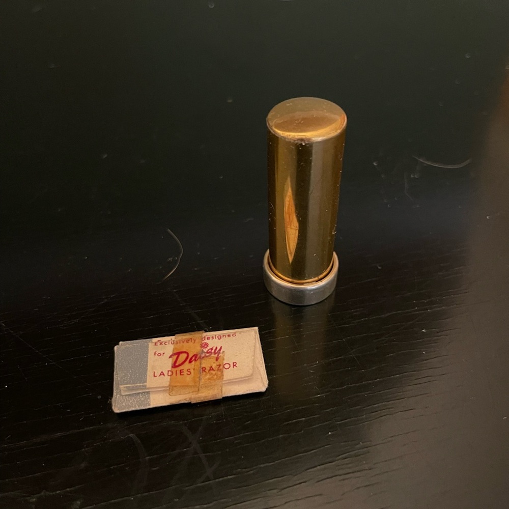 Daisy Gold and Silver Ladies Razor